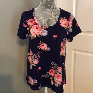 Floral short sleeve top